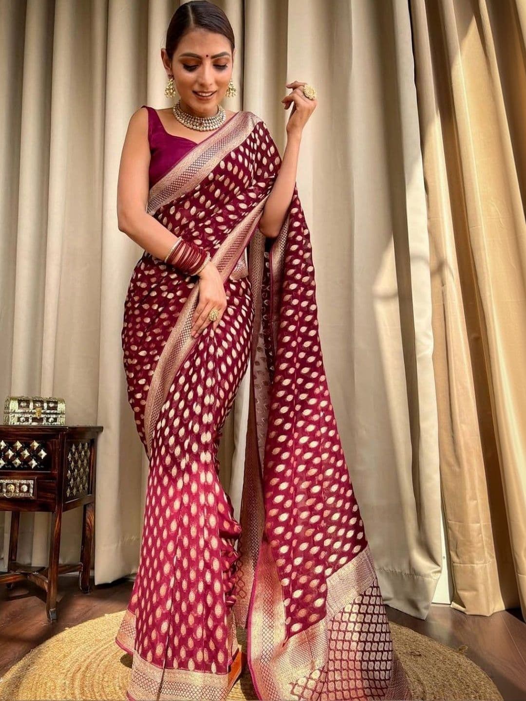 MARUTI VASTRAM Woven Design Zari Art Silk Banarasi Saree - view 1