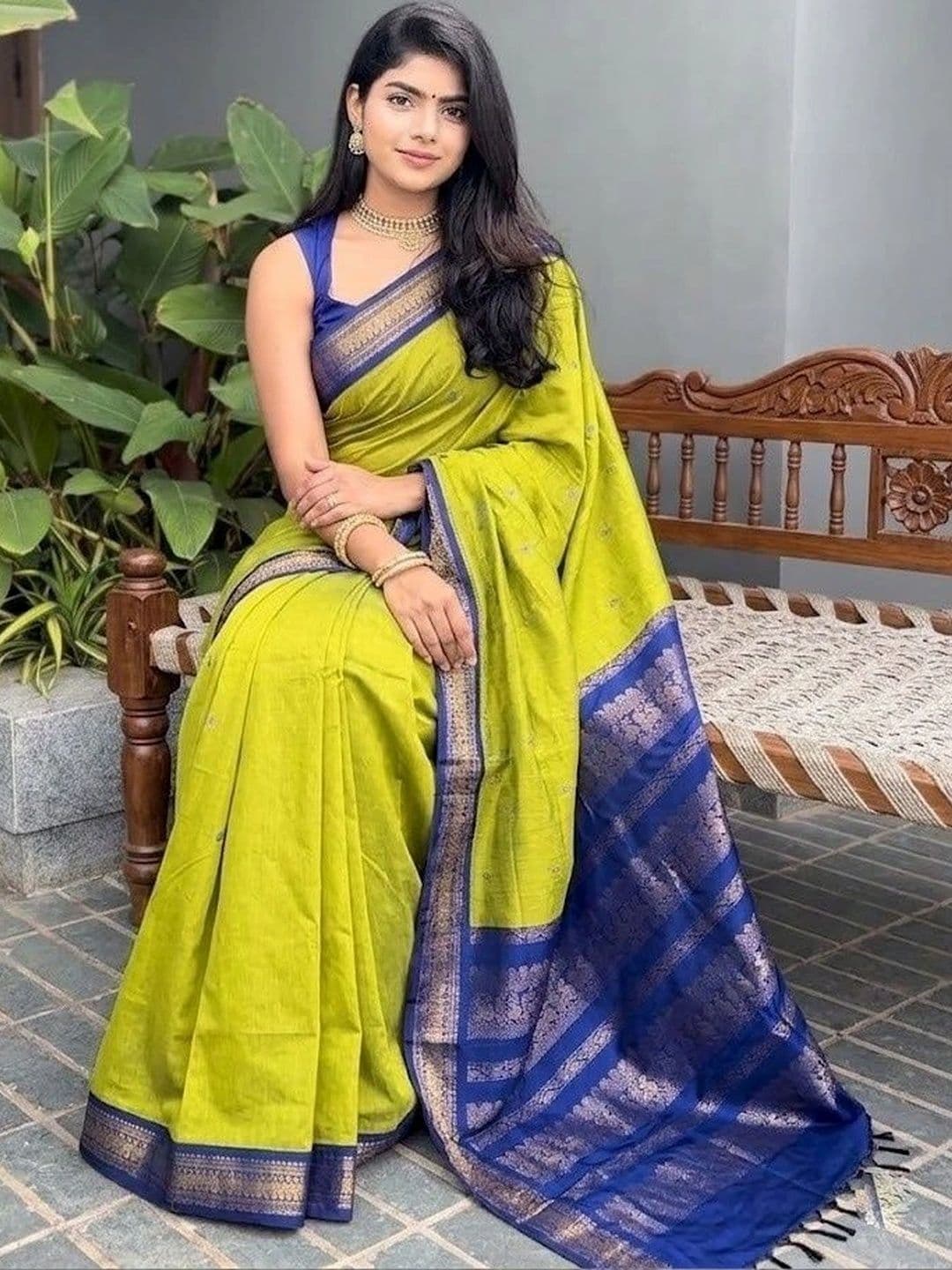 MITAL ENTERPRISE Women Zari Art Silk Saree thumbnail 2