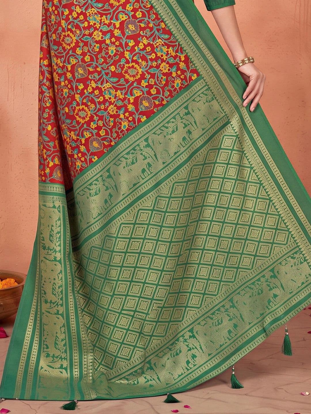 Anouk Ethnic Motifs Zari Designer Saree thumbnail 6