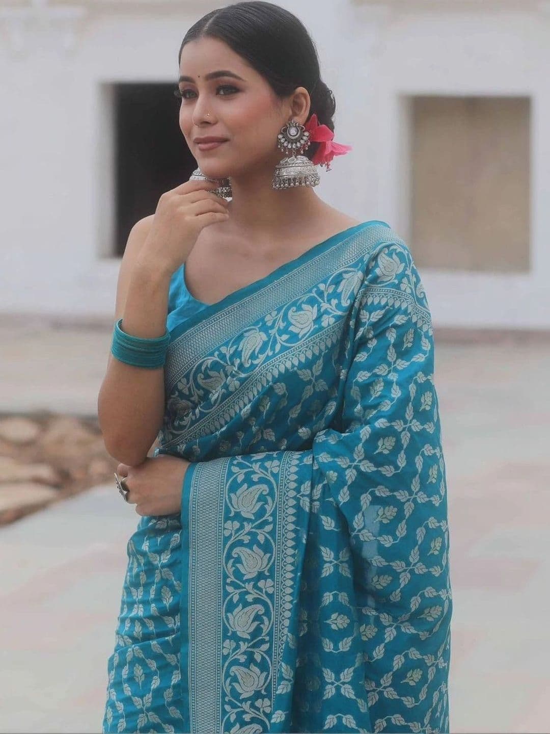 Anokhi Attire Woven Design Zari Art Silk Banarasi Saree thumbnail 3