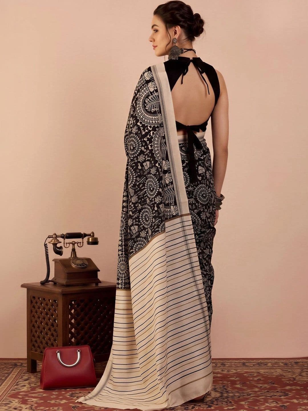 Anouk Ethnic Motifs Silk Blend Designer Block Print Saree thumbnail 6
