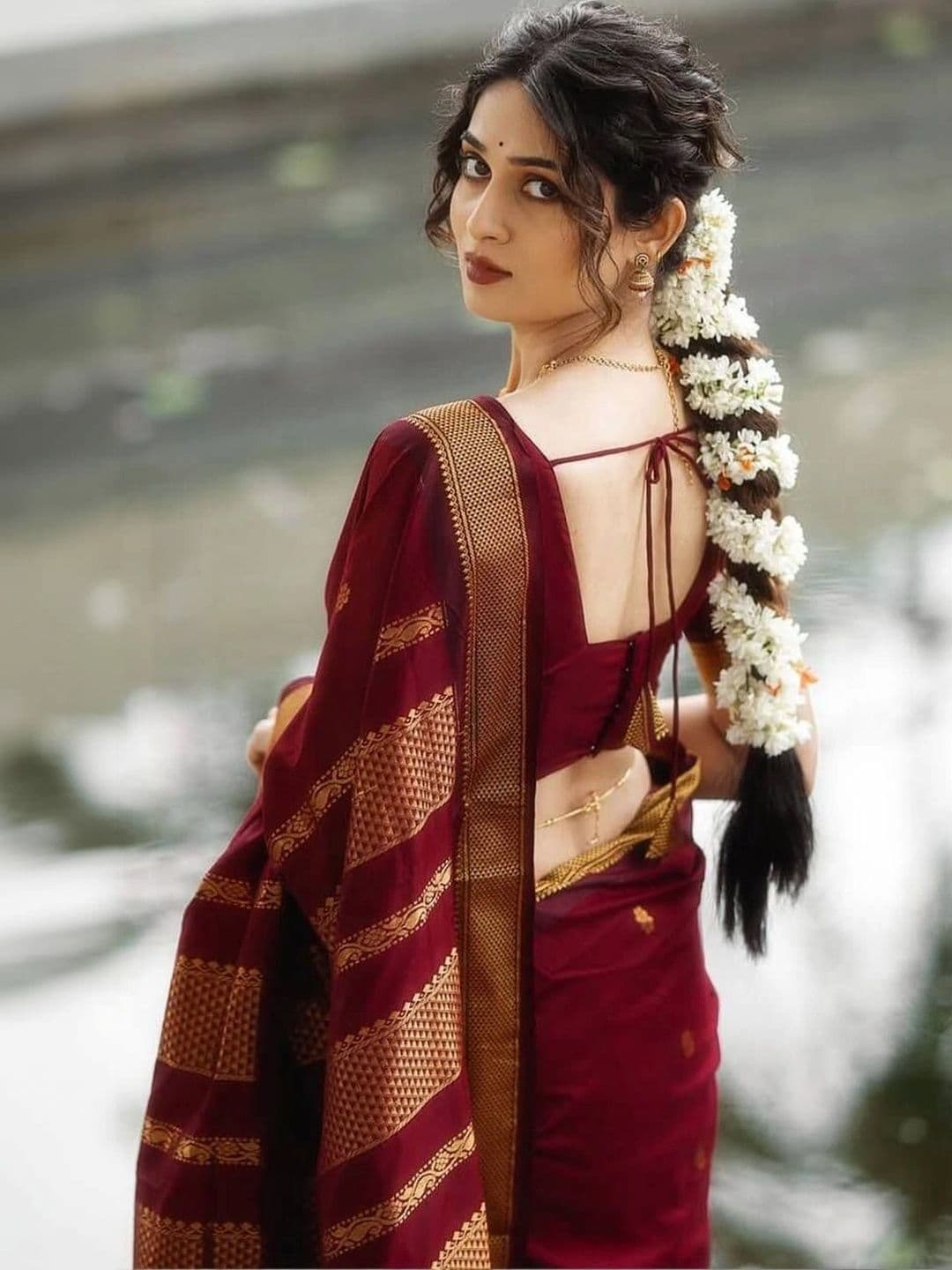 Zoomera Woven Design Zari Art Silk Banarasi Saree thumbnail 7