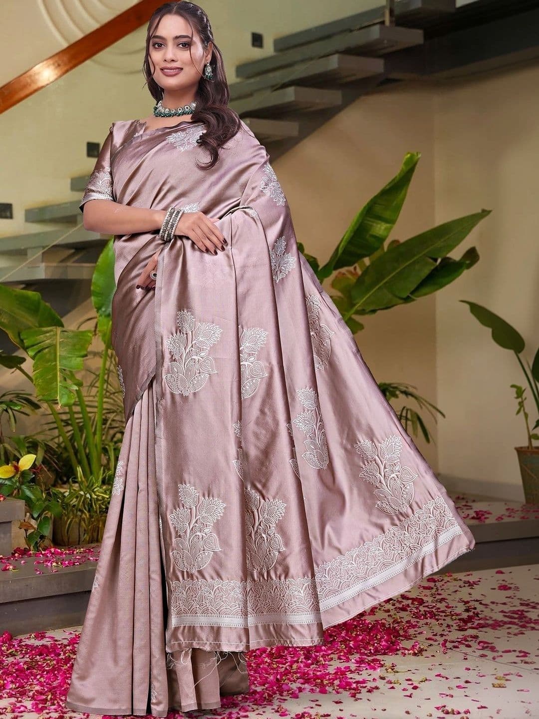 KALINI Floral Embroidered Silk Blend Saree thumbnail 4