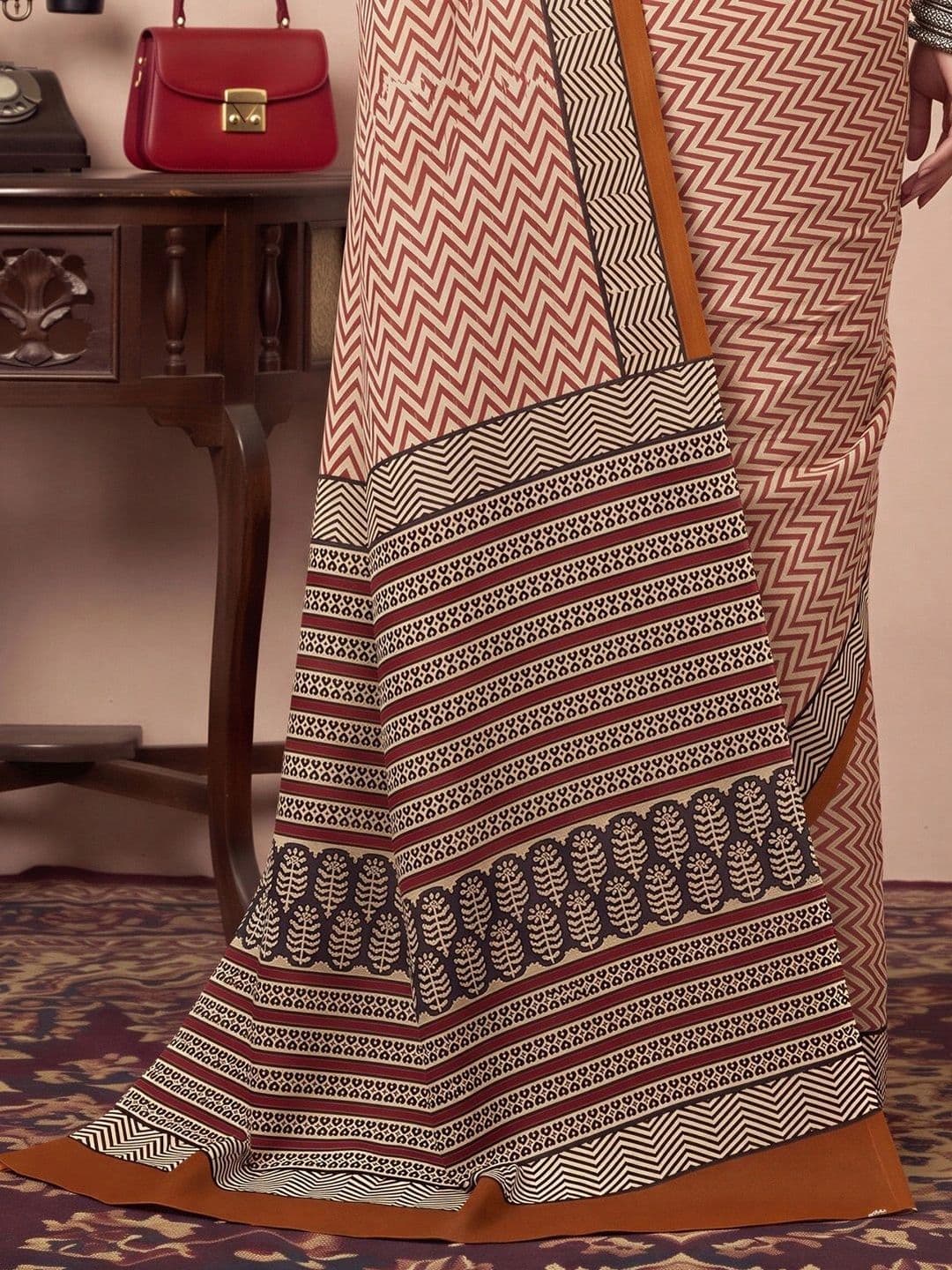 Anouk Silk Blend Designer Block Print Saree thumbnail 3