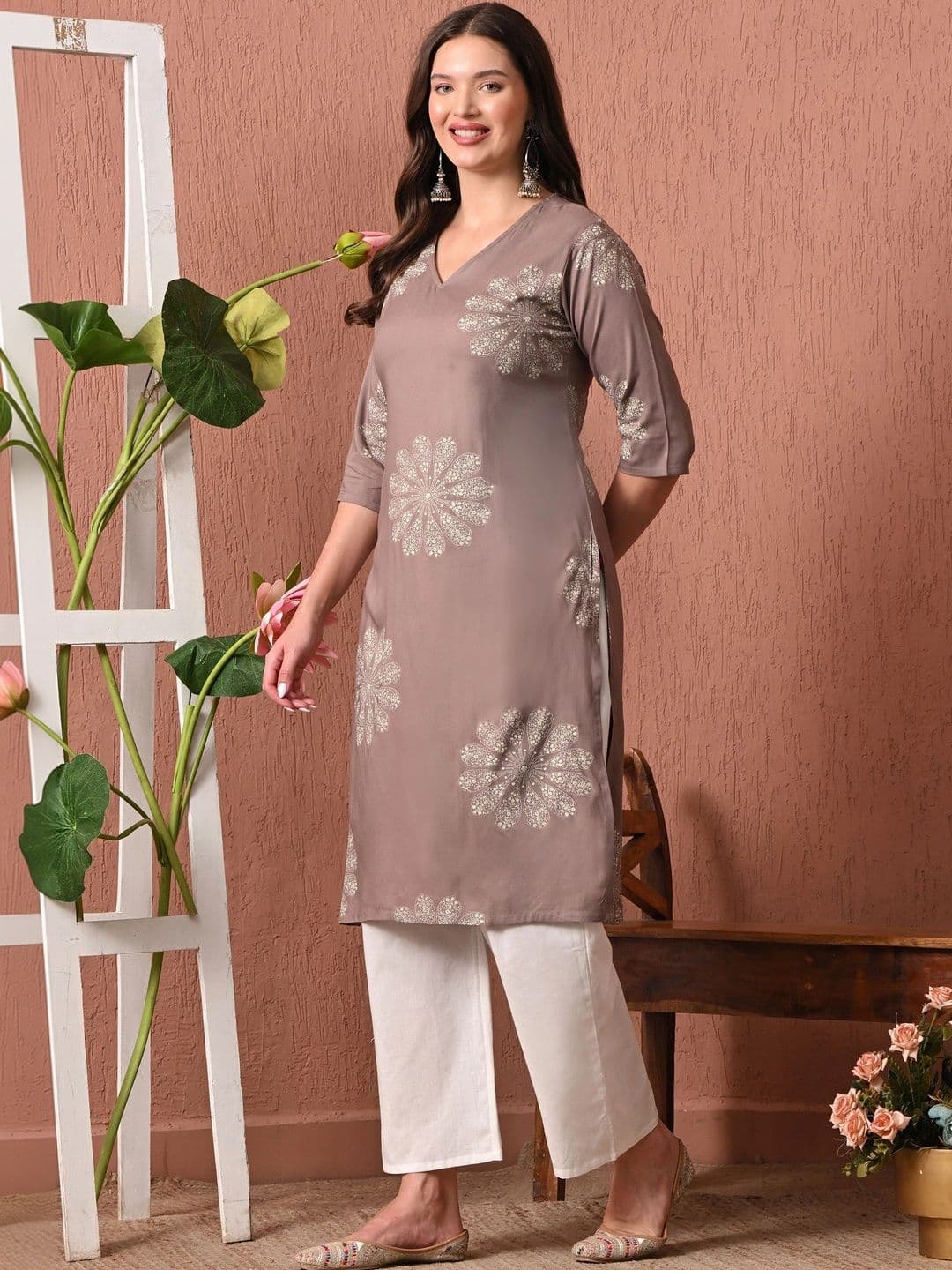 Sangria Women Floral Printed Floral Kurta thumbnail 4