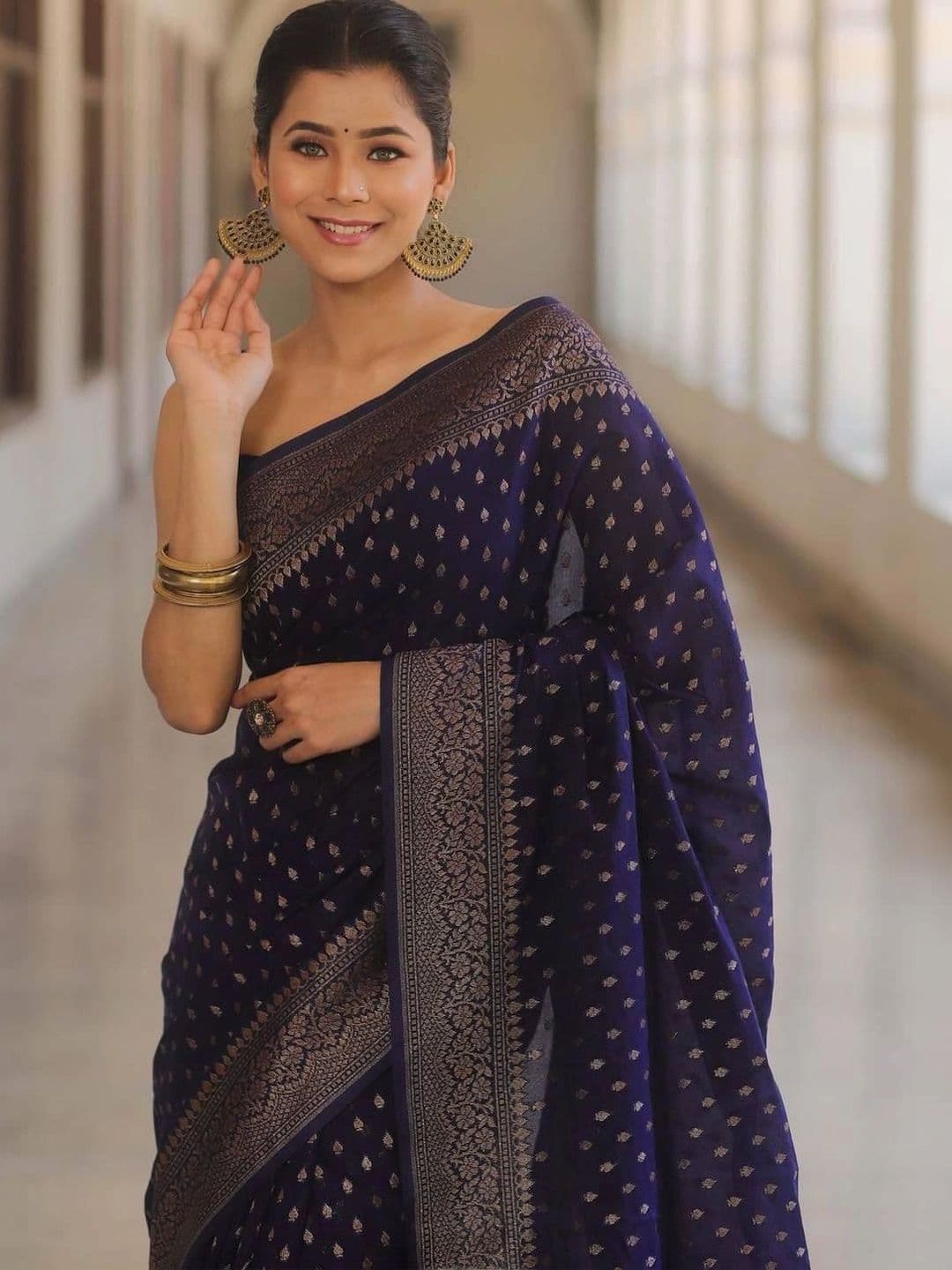 MARUTI VASTRAM Woven Design Zari Art Silk Banarasi Saree thumbnail 6