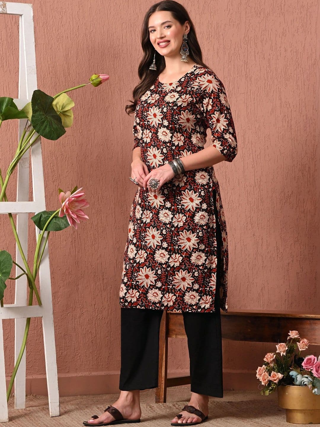 Sangria Women Floral Printed Indie Florals Kurta thumbnail 5