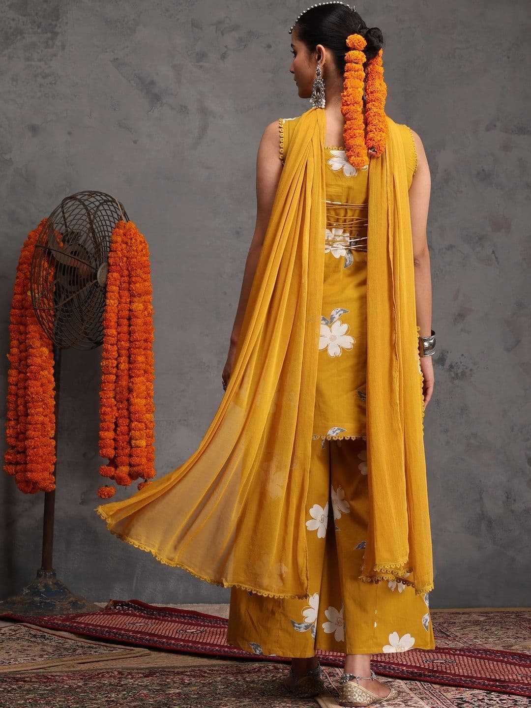 Khushal K Women Floral Printed Regular Pure Cotton Kurta with Palazzos & With Dupatta thumbnail 4