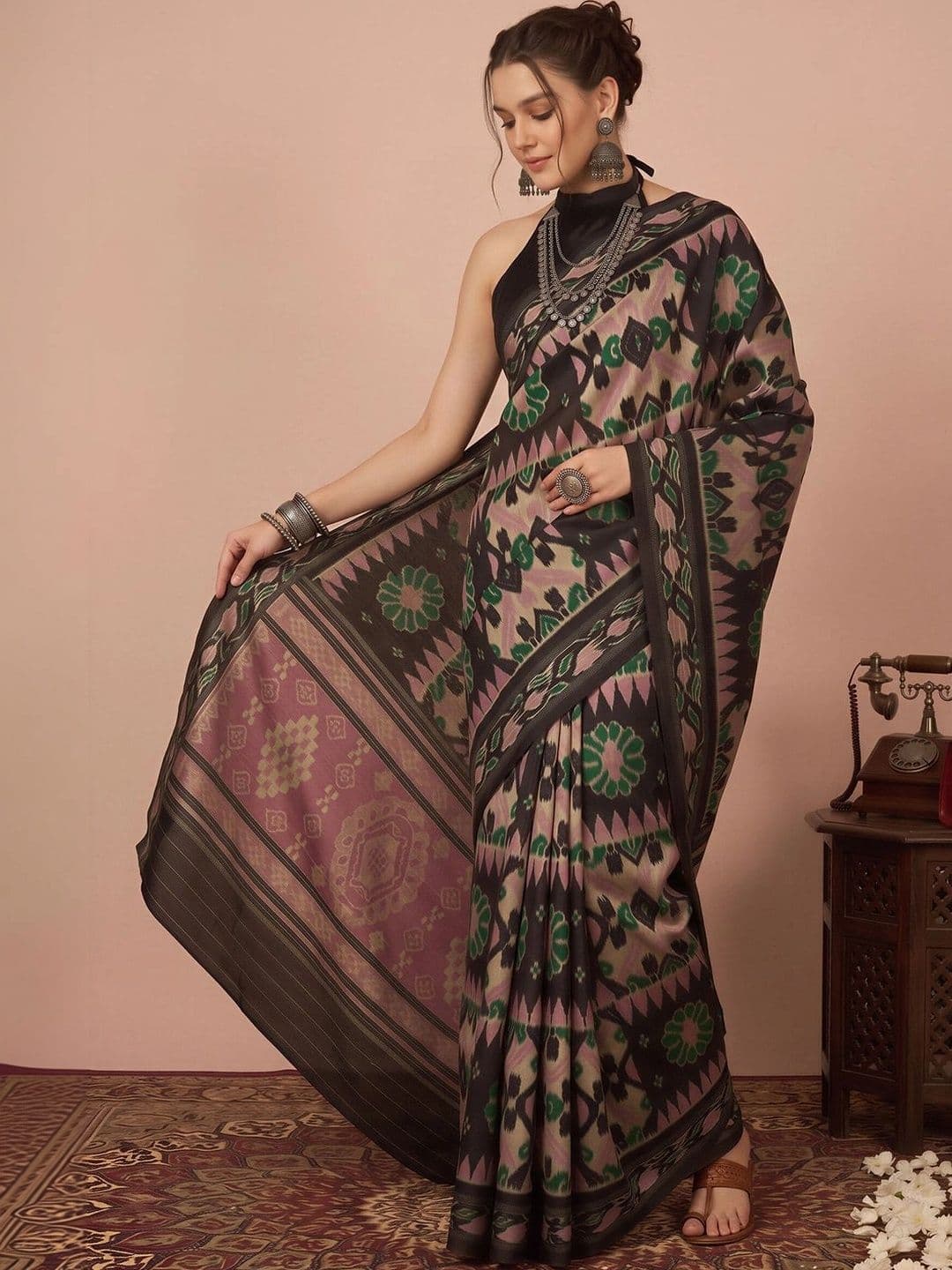 Anouk Ethnic Motifs Silk Blend Designer Ikat Saree thumbnail 6