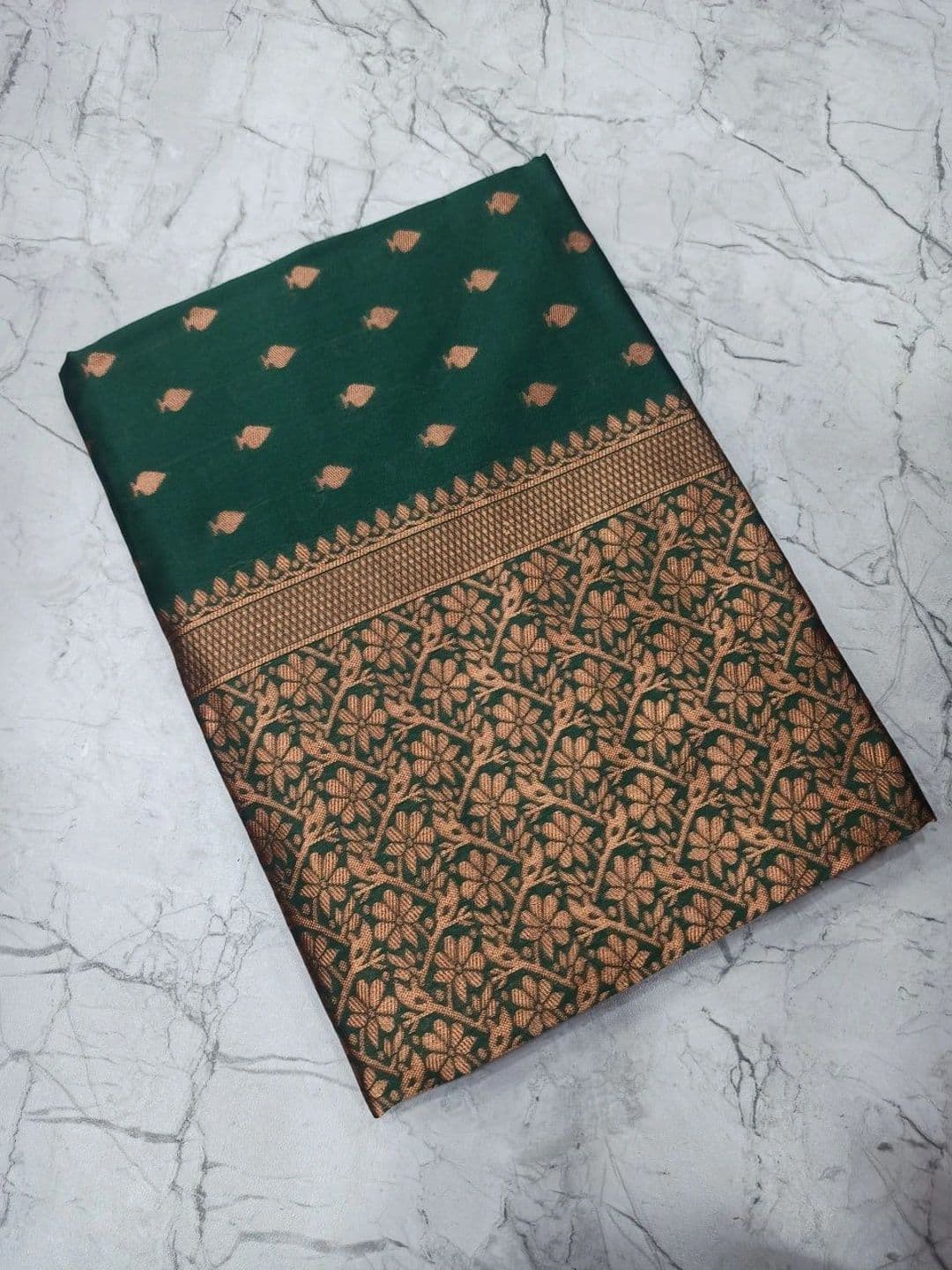 MARUTI VASTRAM Woven Design Zari Art Silk Banarasi Saree thumbnail 3