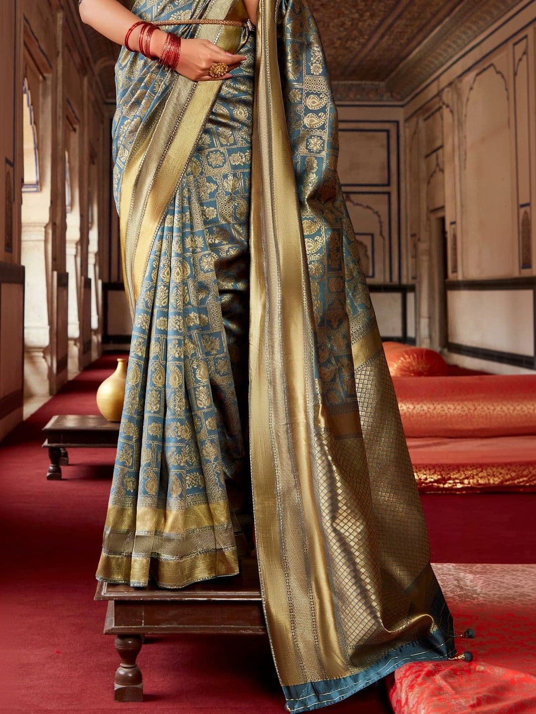 ELINA FASHION & HOME Woven Design Zari Silk Blend Designer Banarasi Saree thumbnail 2