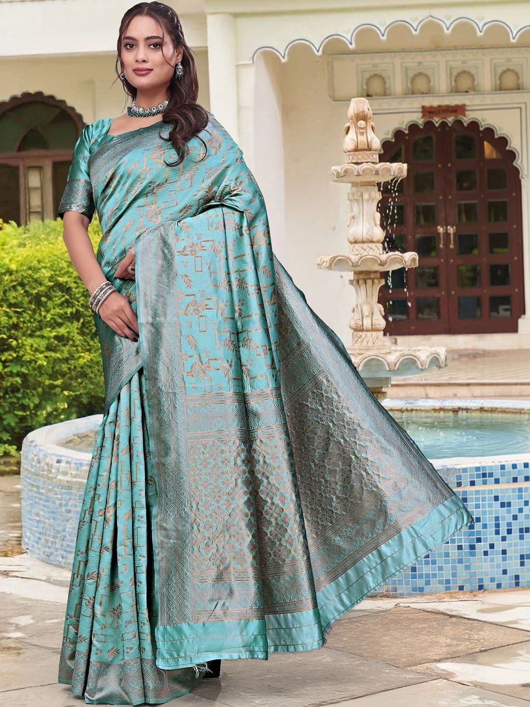 KALINI Zari Silk Blend Saree thumbnail 5