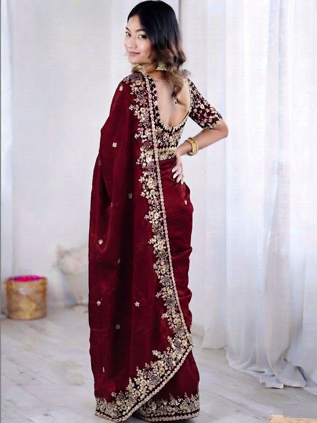 DIVASTRI Floral Embroidered Art Silk Heavy Work Saree thumbnail 4