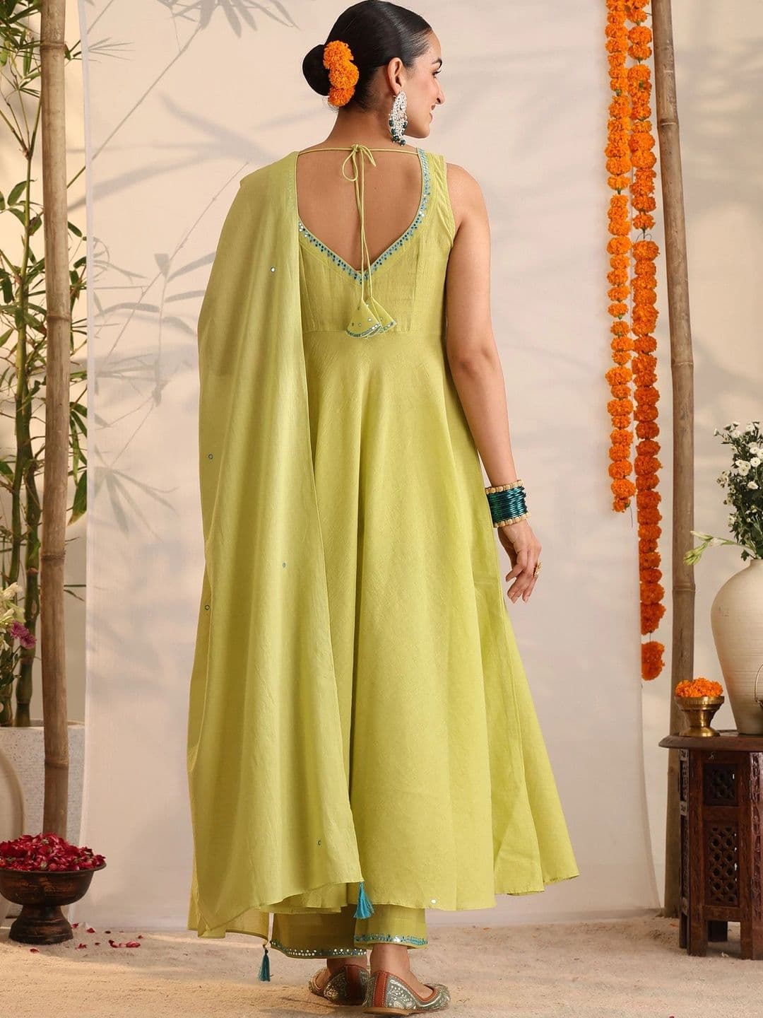 Khushal K Women Empire Thread Work Pure Cotton Kurta with Palazzos & With Dupatta thumbnail 3