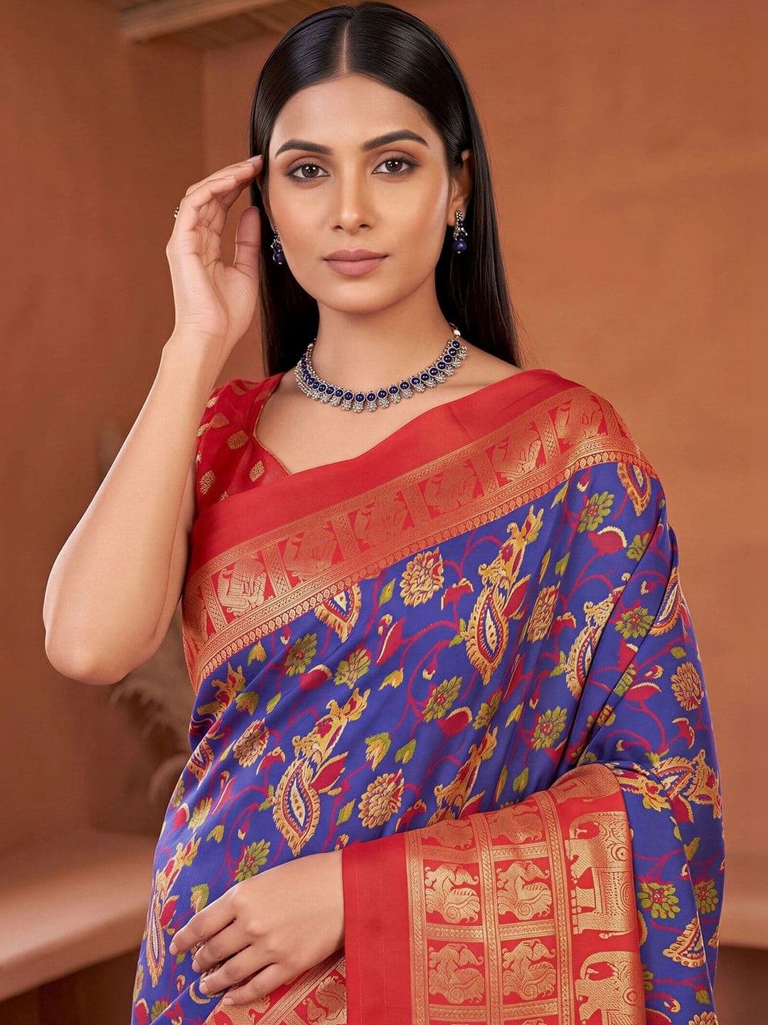 Anouk Paisley Zari Designer Saree thumbnail 2