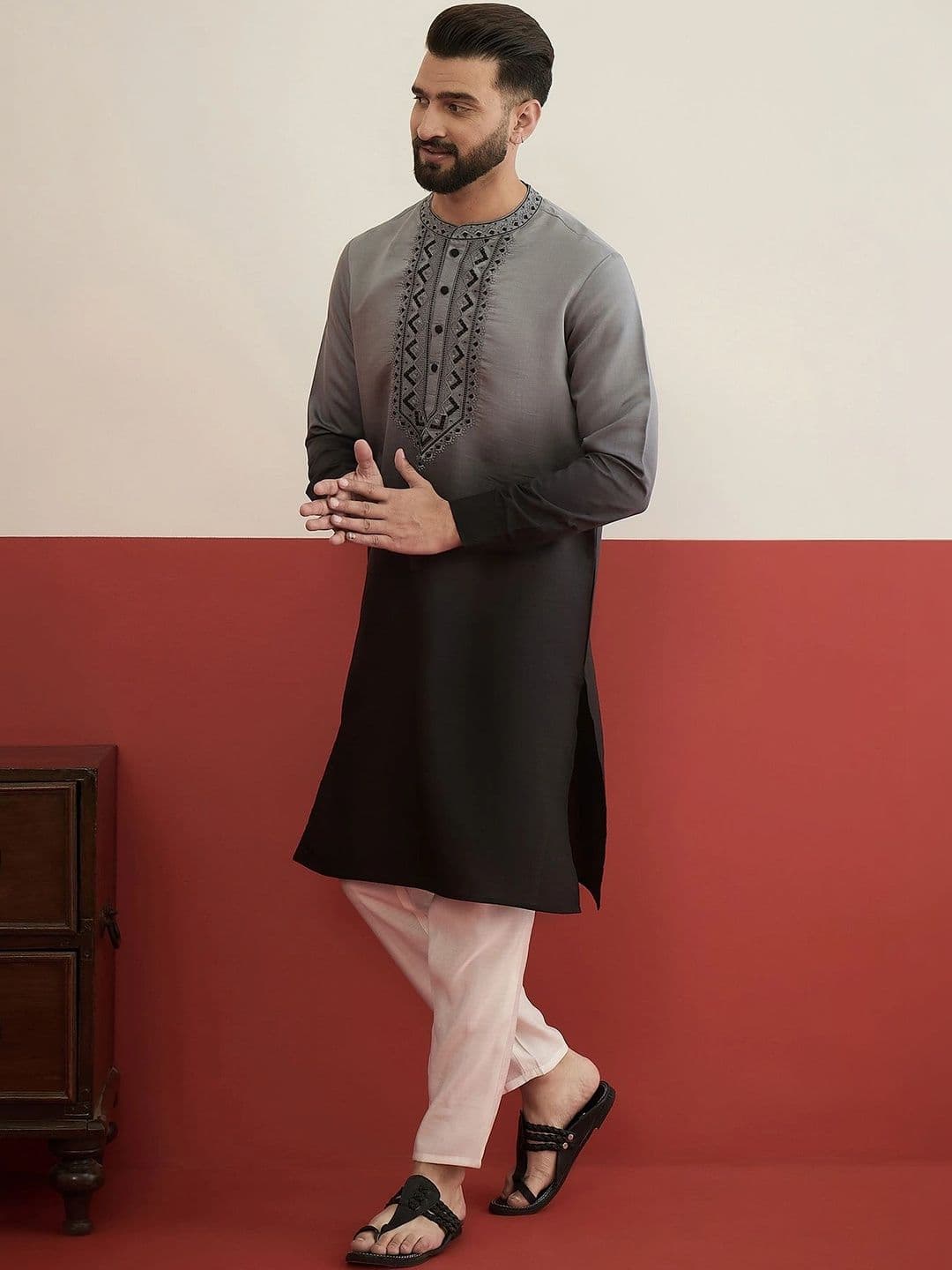 House of Pataudi Men Embroidered Thread Work Kurta thumbnail 5