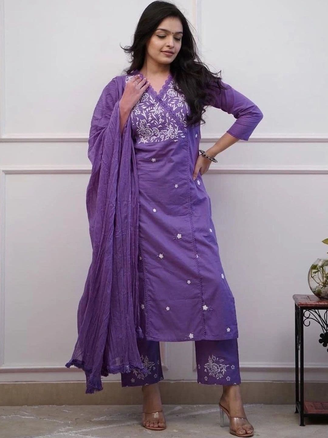 VASTRAPEDIA Women Floral Regular Work Pure Cotton Kurta with Trousers & With Dupatta thumbnail 6