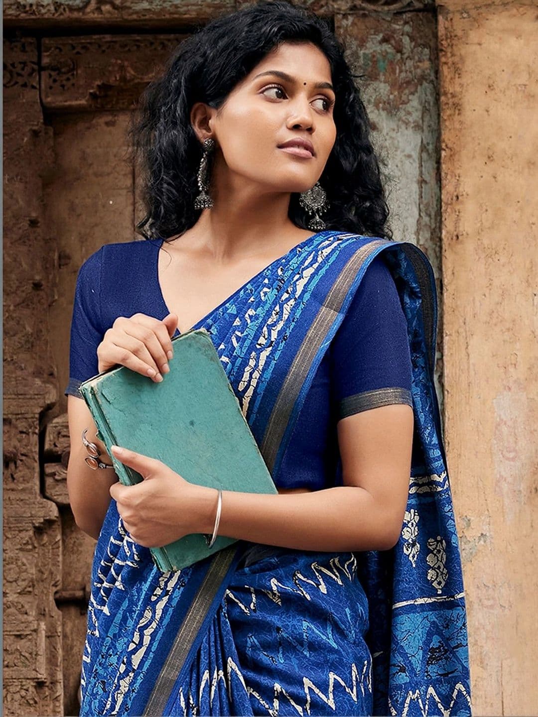 Mitera Designer Block Print Saree thumbnail 5