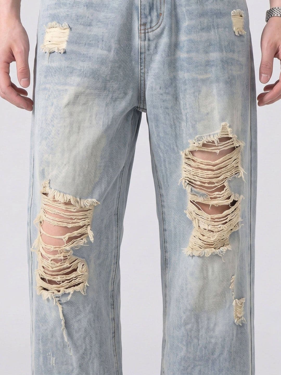 Suo Men Relaxed Fit Mid-Rise Highly Distressed Heavy Fade Jeans thumbnail 2