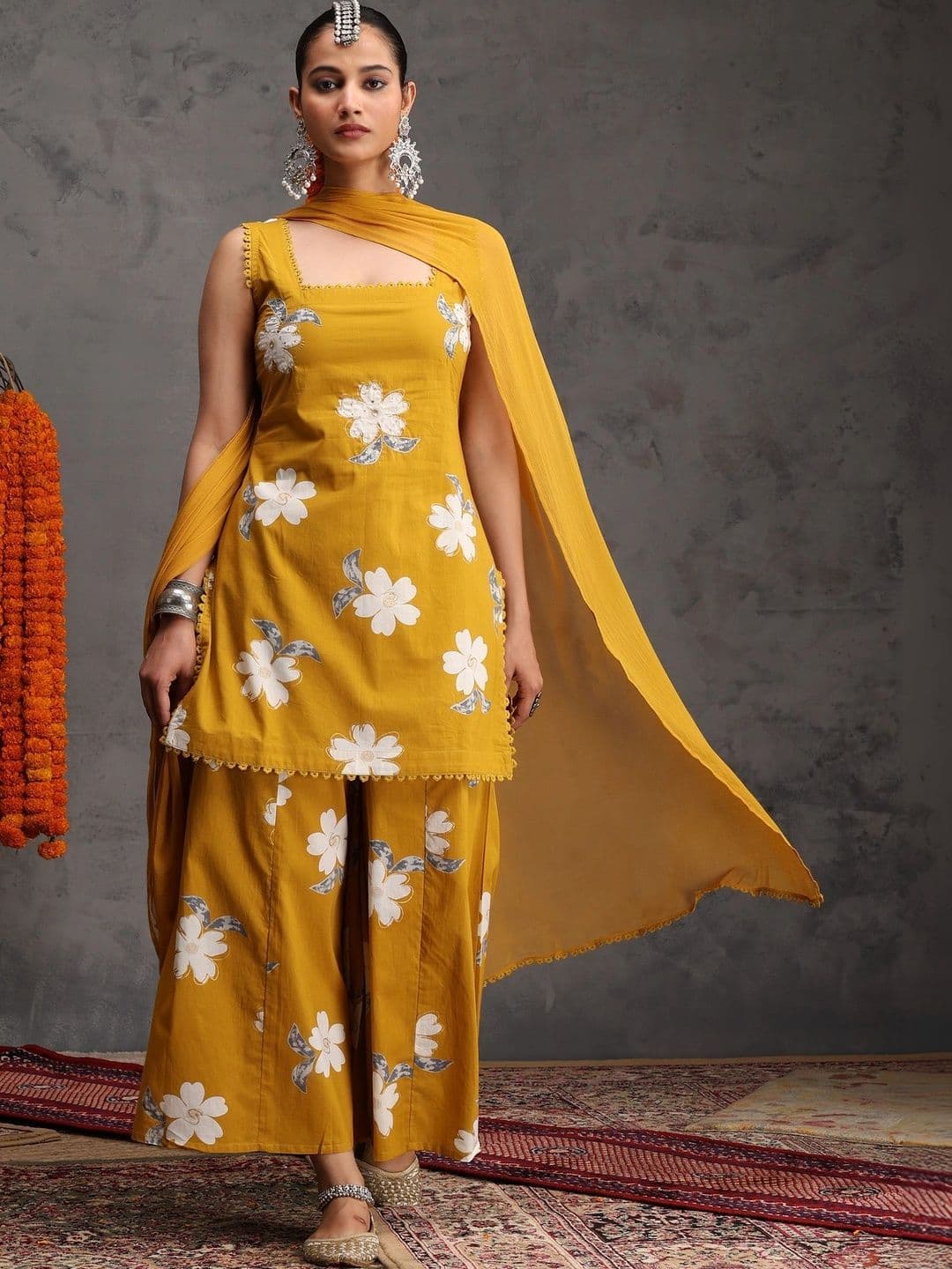 Khushal K Women Floral Printed Regular Pure Cotton Kurta with Palazzos & With Dupatta thumbnail 2