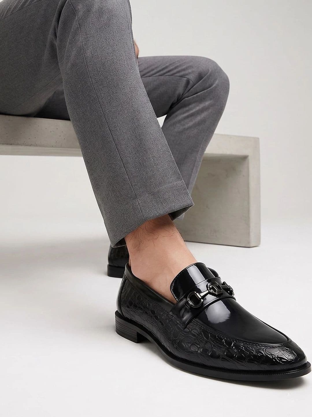 HERE&NOW Men Textured Pointed Toe Slip-On Formal Loafers Shoes thumbnail 3