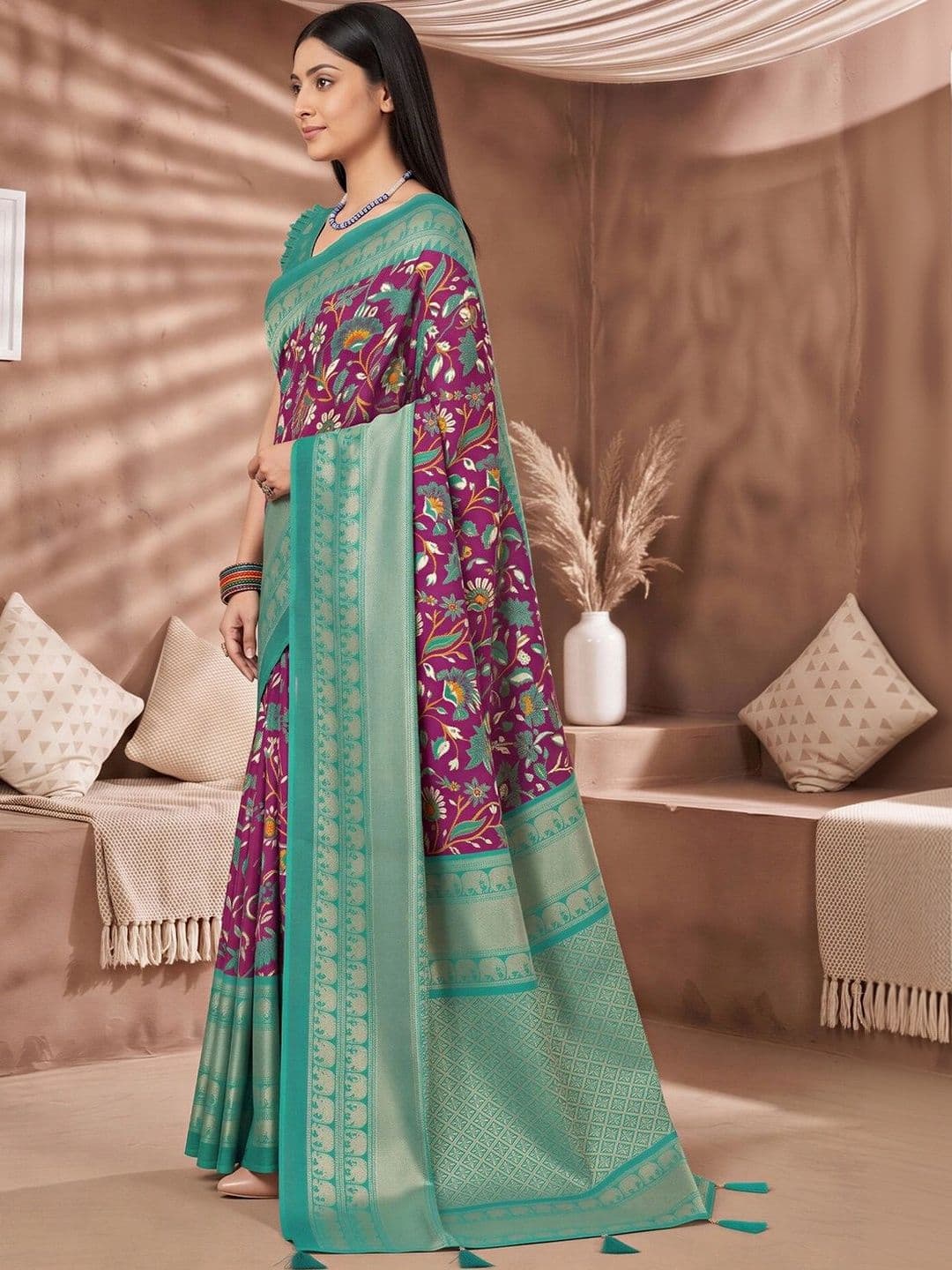 Anouk Paisley Zari Designer Saree thumbnail 4