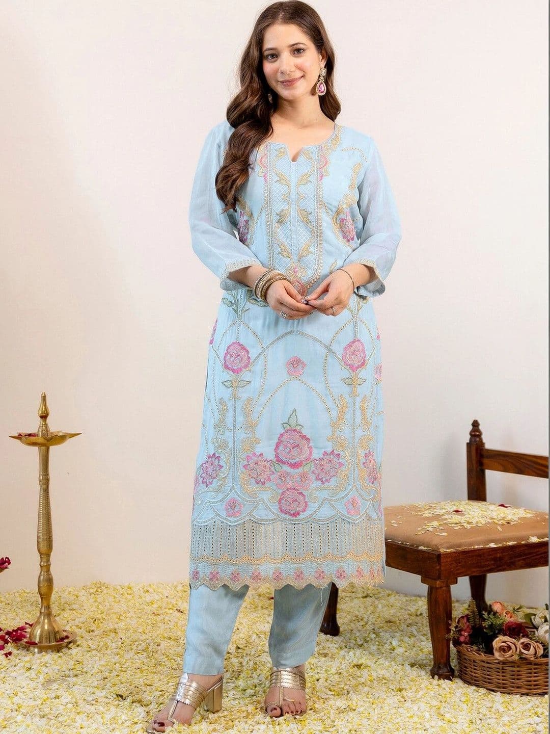 SKYLEE Women Floral Embroidered Regular Thread Work Kurta with Trousers & With Dupatta thumbnail 3