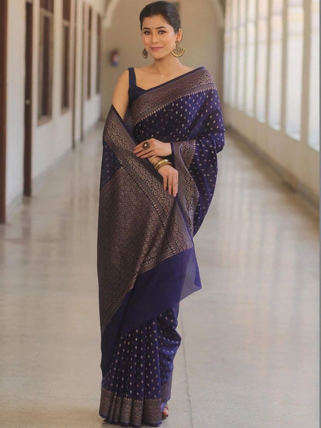MARUTI VASTRAM Woven Design Zari Art Silk Banarasi Saree thumbnail 5