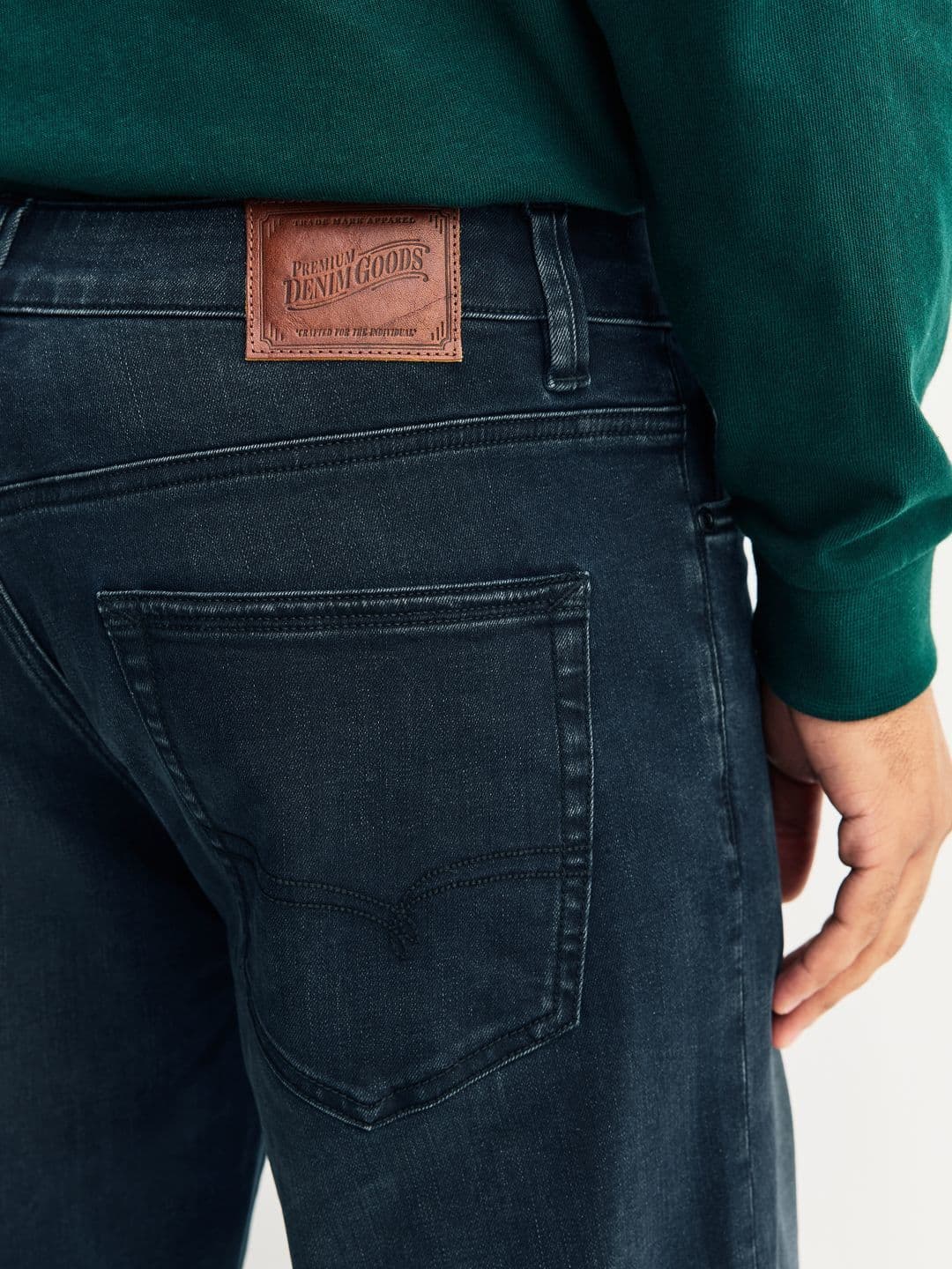 NEXT Men Straight  Fit Mid-Rise Light Fade Stretchable Jeans thumbnail 6