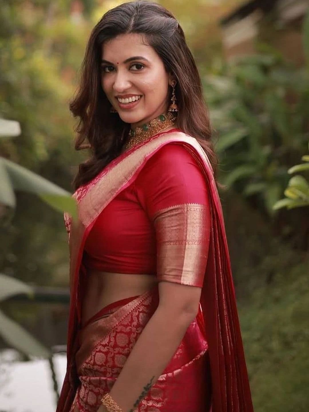 Anokhi Attire Woven Design Zari Art Silk Banarasi Saree thumbnail 3