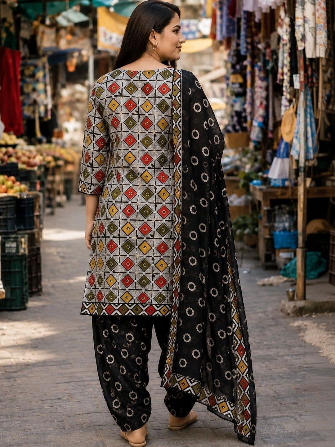 KALINI Women Printed Regular Kurta with Patiala & With Dupatta thumbnail 4