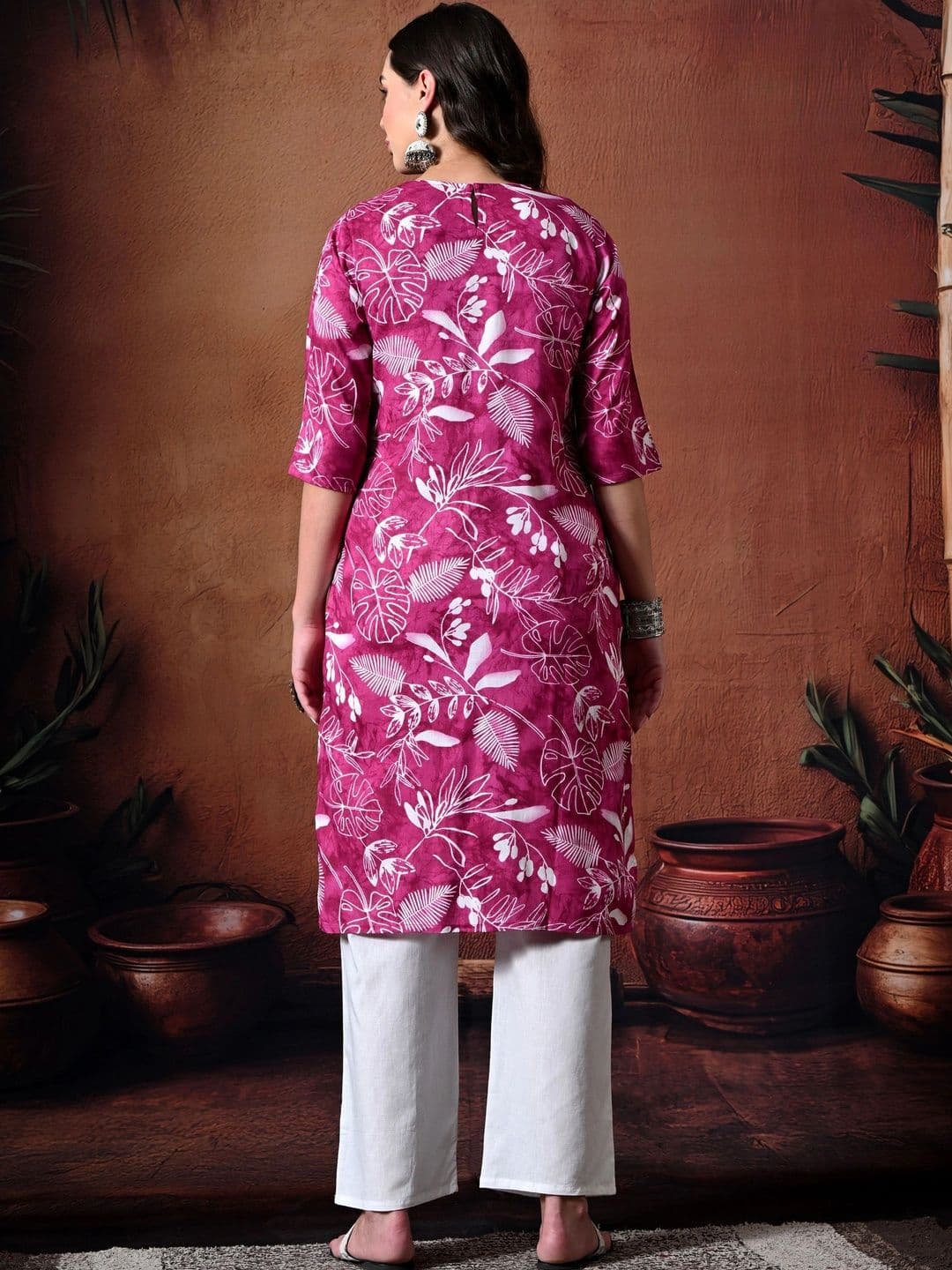 Sangria Women Floral Printed Floral Kurta thumbnail 7