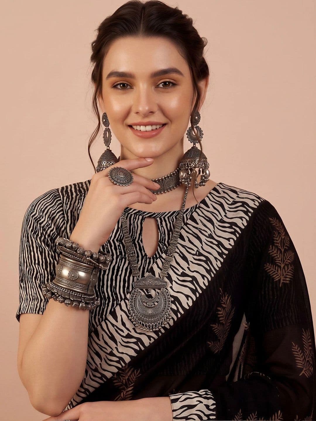 Anouk Silk Blend Designer Block Print Saree thumbnail 6
