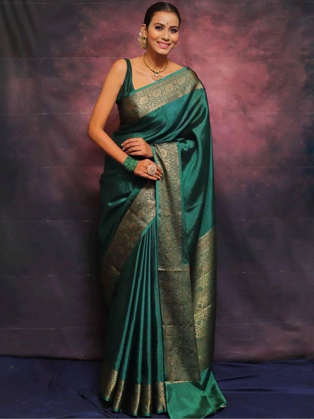 Zoomera Paisley Zari Art Silk Banarasi Saree - view 1