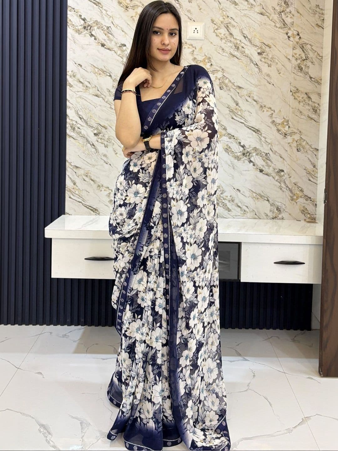 TELIRAJ FASHIONS Floral Sequinned Pure Georgette Designer Block Print Saree thumbnail 2