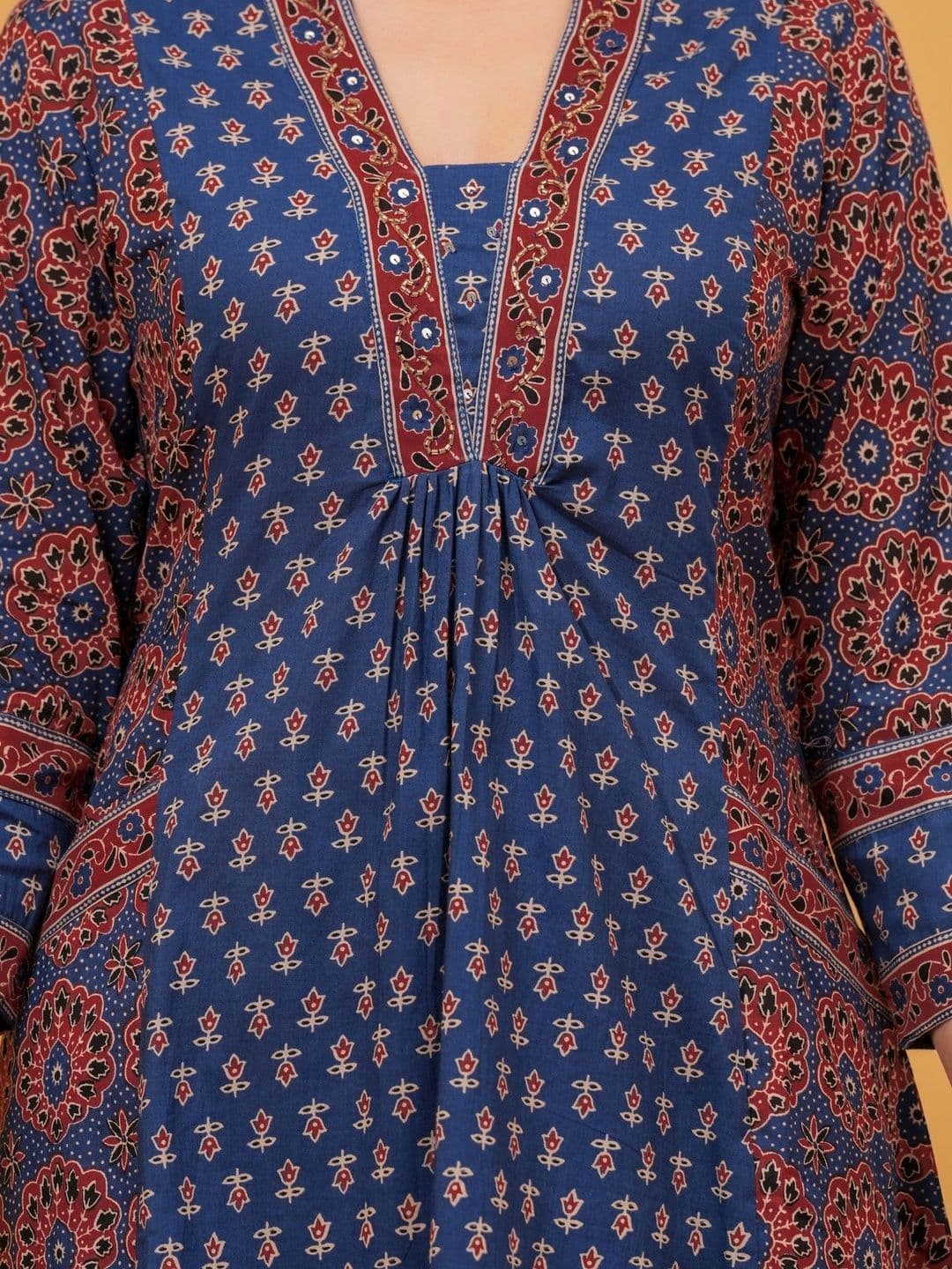 JAIPUR SARAI Women Printed Regular Pure Cotton Kurta with Trousers & With Dupatta thumbnail 7