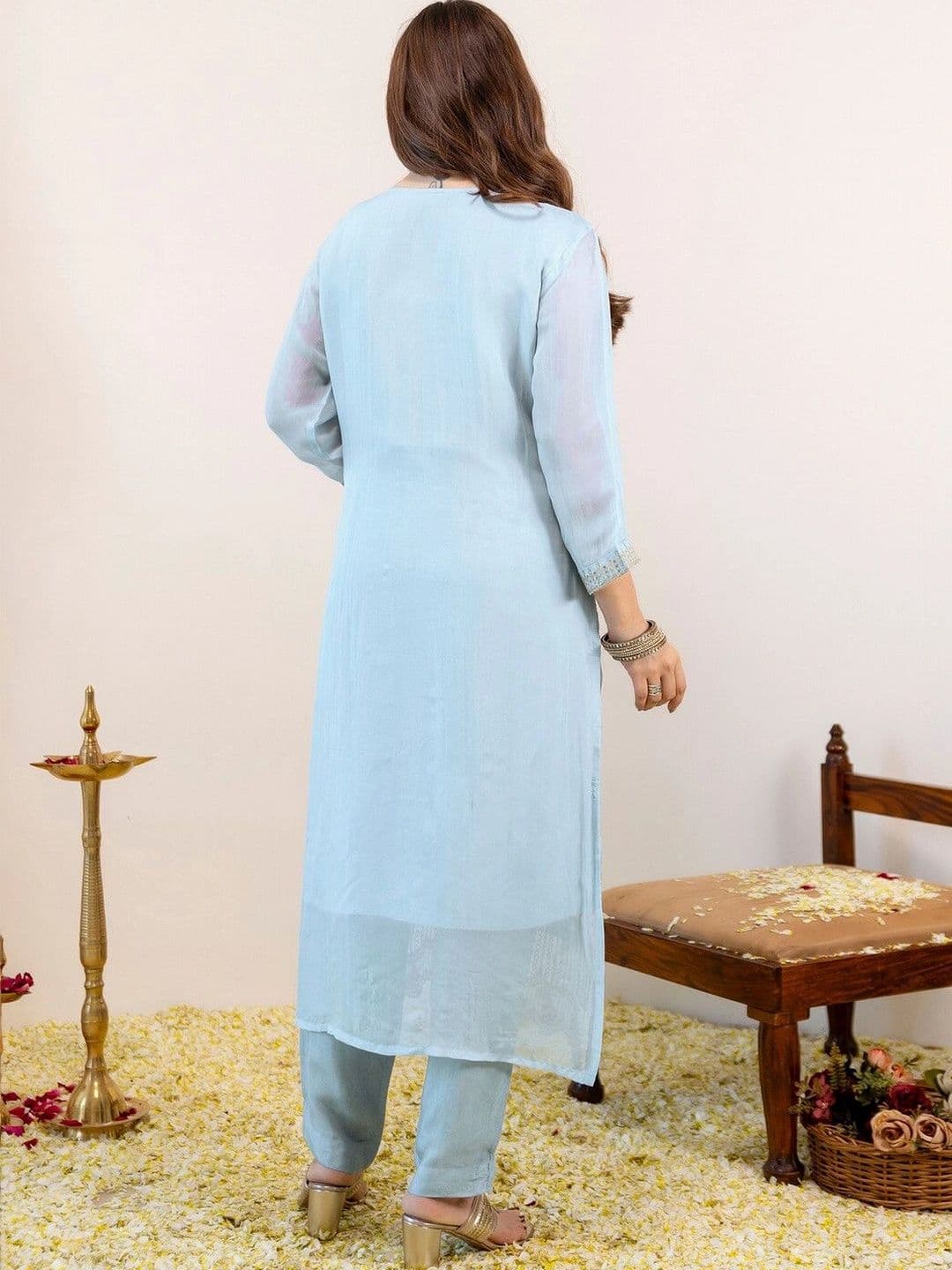 SKYLEE Women Floral Embroidered Regular Thread Work Kurta with Trousers & With Dupatta thumbnail 6
