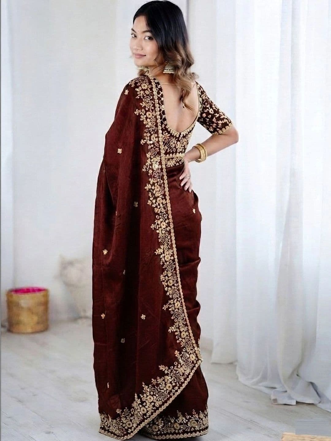 DIVASTRI Embellished Beads and Stones Art Silk Heavy Work Saree thumbnail 3