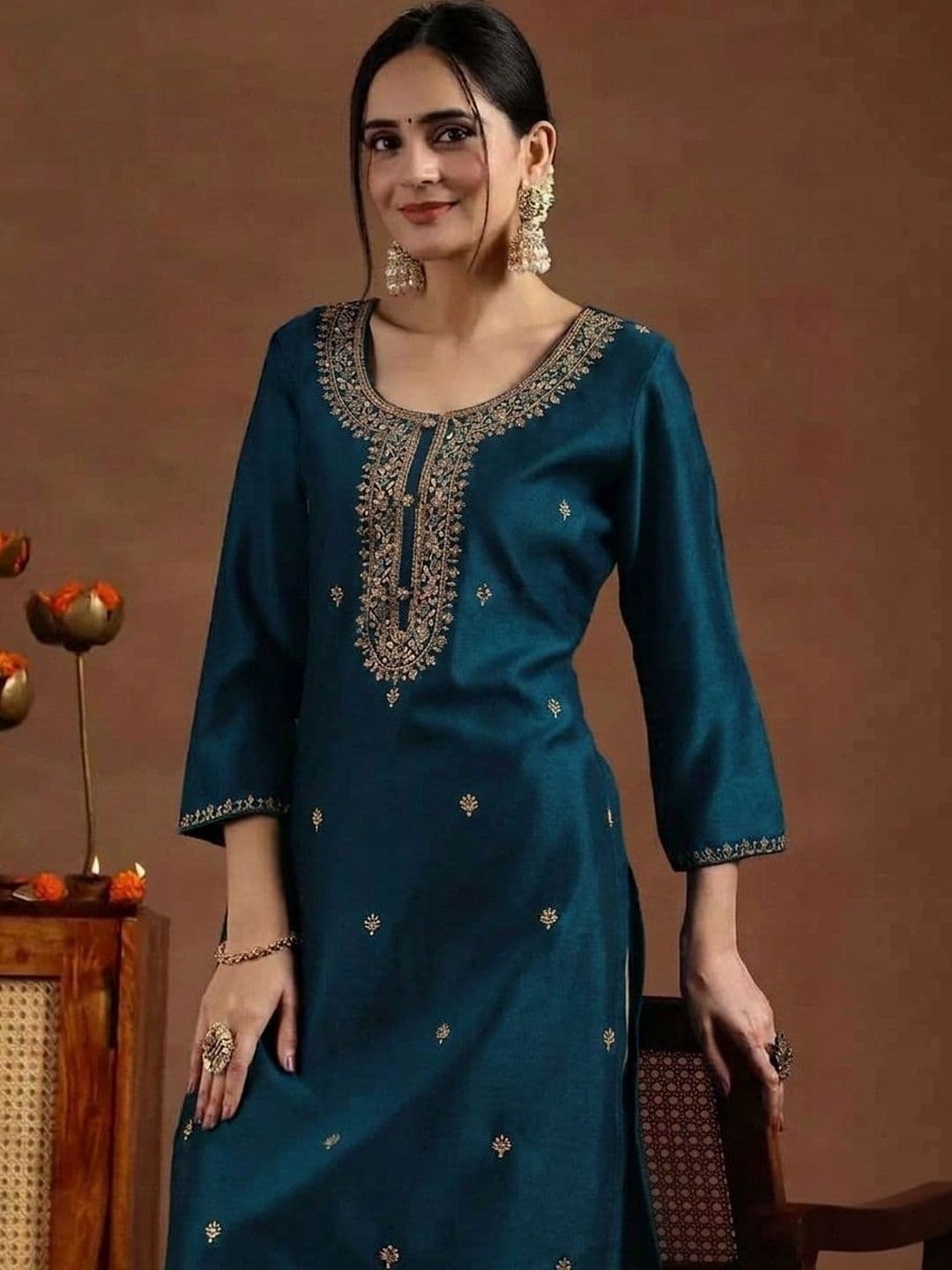 NARACHI TEXWORLD Women Ethnic Motifs Embroidered Thread Work Kurta thumbnail 4