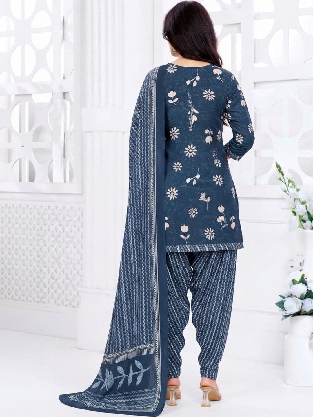 shree jeenmata collection Women Floral Printed Regular Pure Cotton Kurta with Patiala & With Dupatta thumbnail 3