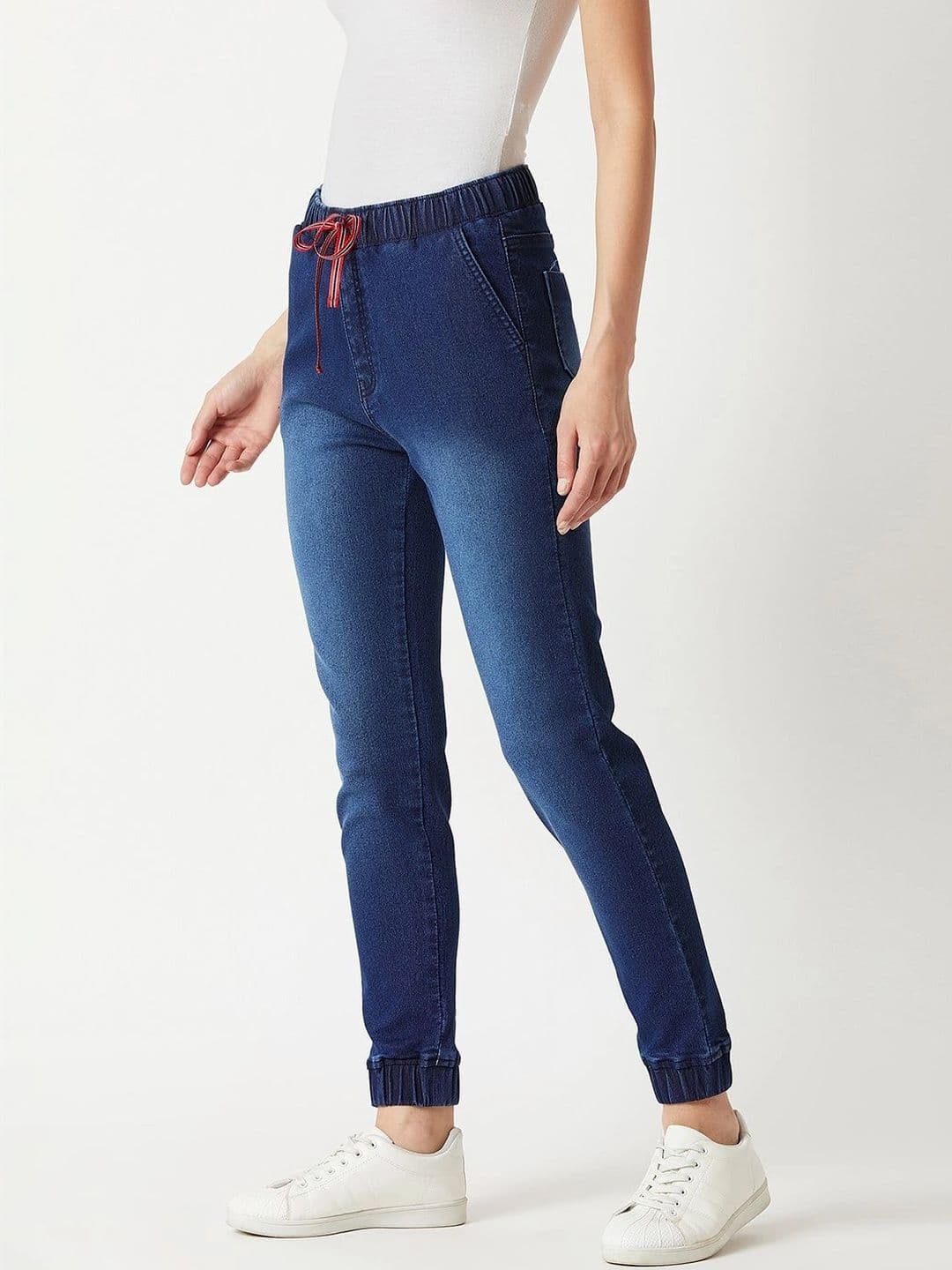 Mast & Harbour Women Regular Fit Mid-Rise Cuffed Hem Stretchable Jeans thumbnail 4