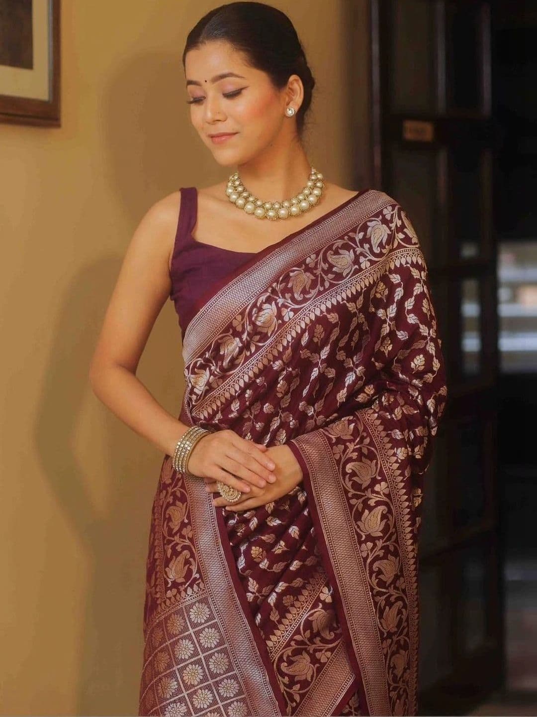 MARUTI VASTRAM Woven Design Zari Art Silk Banarasi Saree thumbnail 6