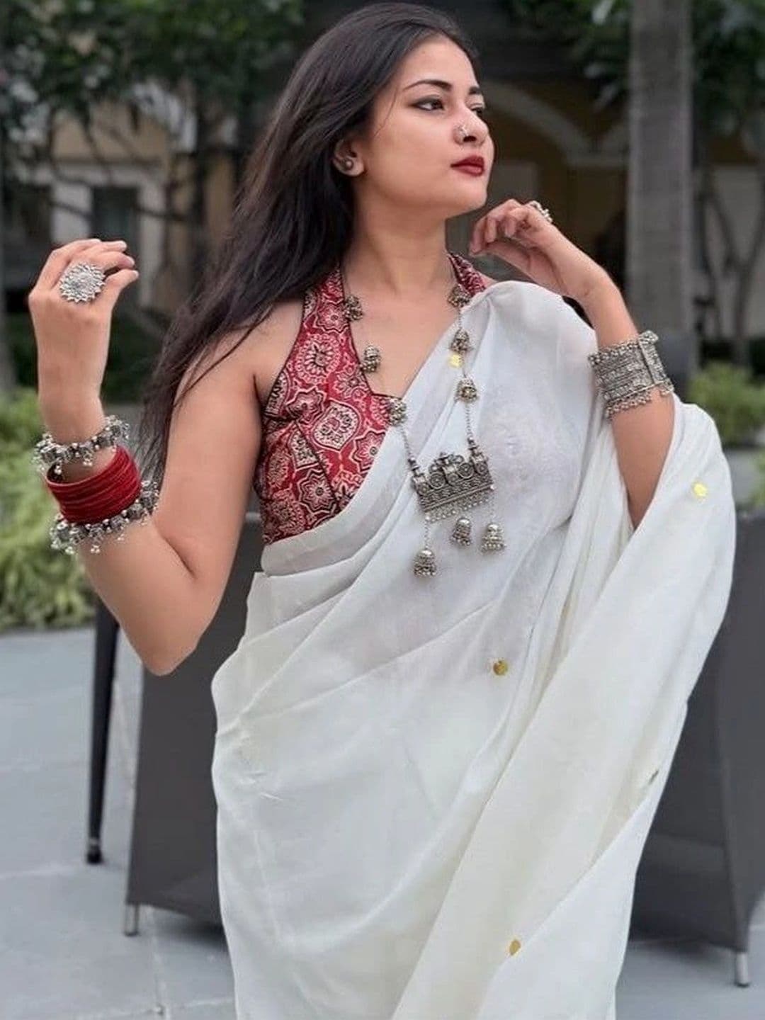 MS SARADA HANDLLOM Woven Design Pure Cotton Taant Saree thumbnail 2