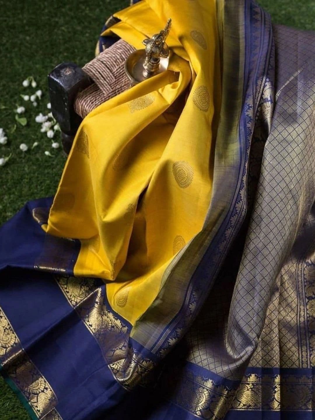 MITAL ENTERPRISE Zari Art Silk Saree thumbnail 2