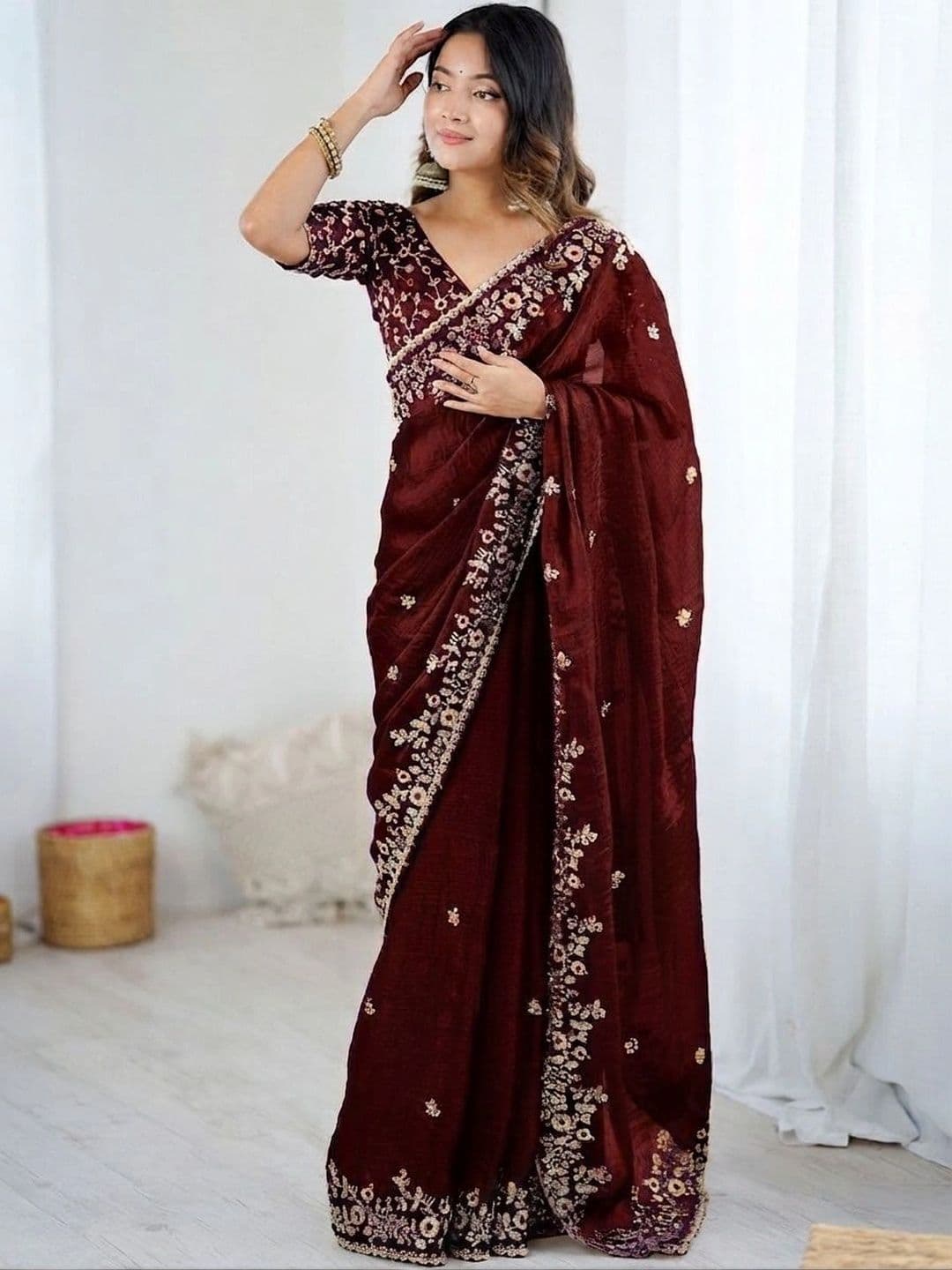 DIVASTRI Embellished Beads and Stones Art Silk Heavy Work Saree thumbnail 4