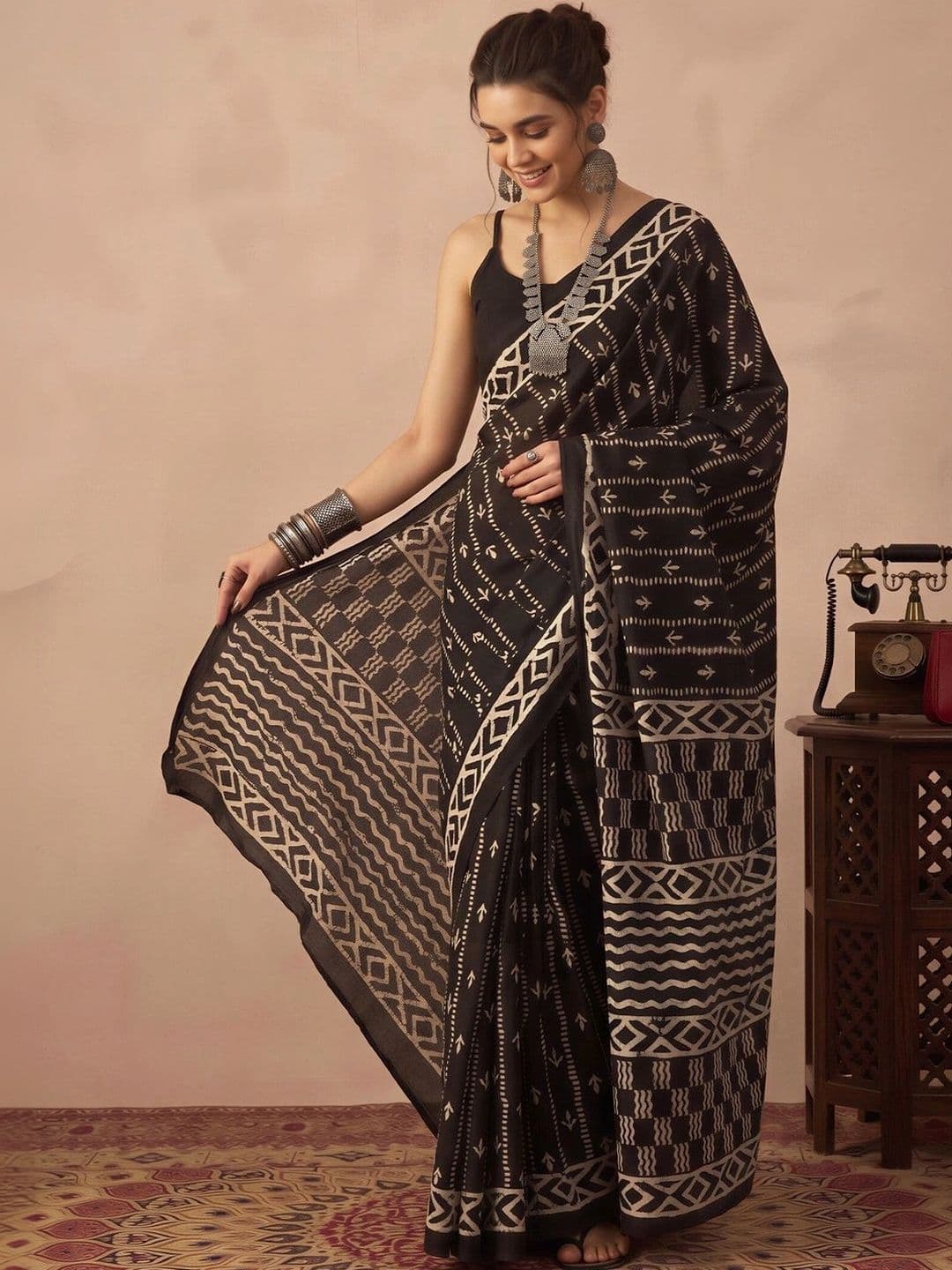Anouk Batik Silk Blend Designer Block Print Saree thumbnail 5