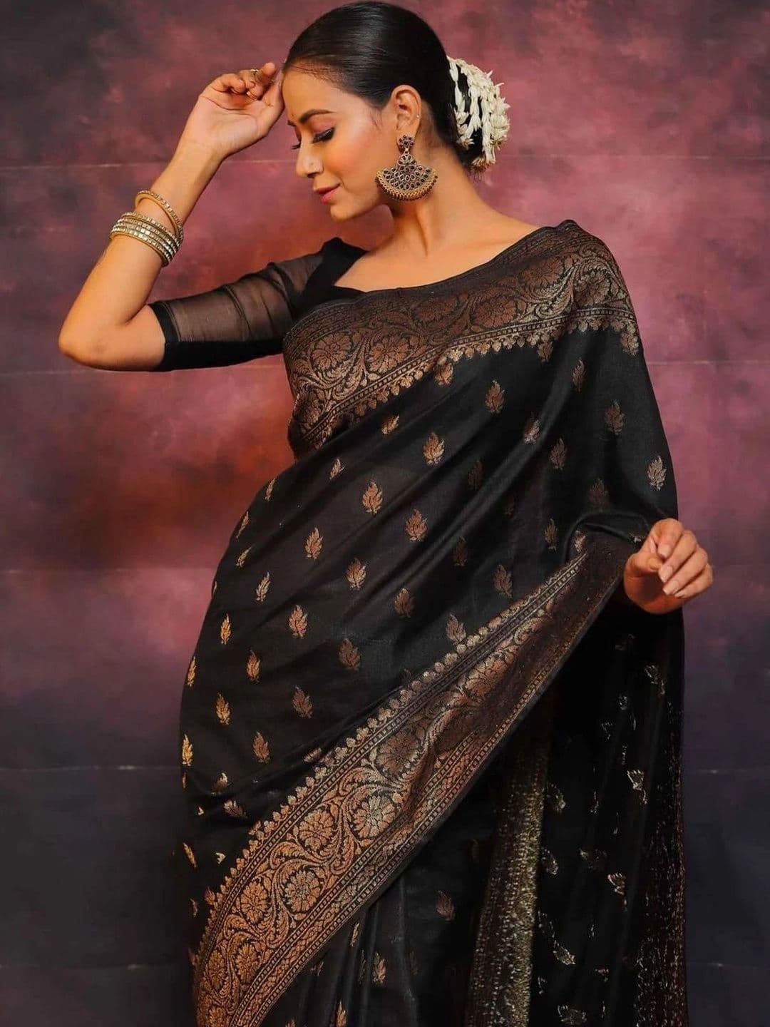 Zoomera Woven Design Zari Art Silk Banarasi Saree thumbnail 3