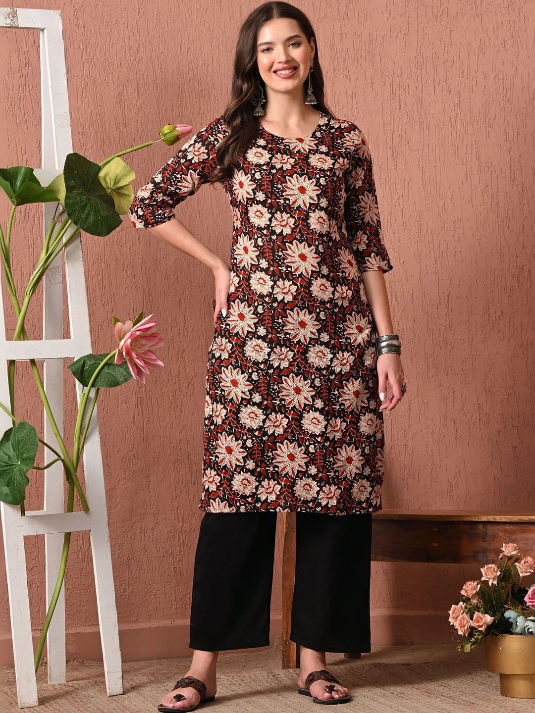 Sangria Women Floral Printed Indie Florals Kurta - view 1