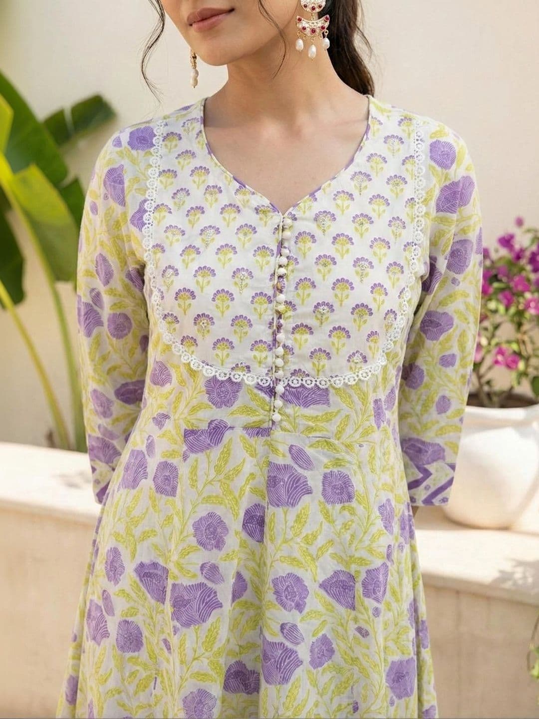 SHRI VANYA CREATION Women Floral Printed Regular Pure Cotton Kurta with Trousers & With Dupatta thumbnail 7