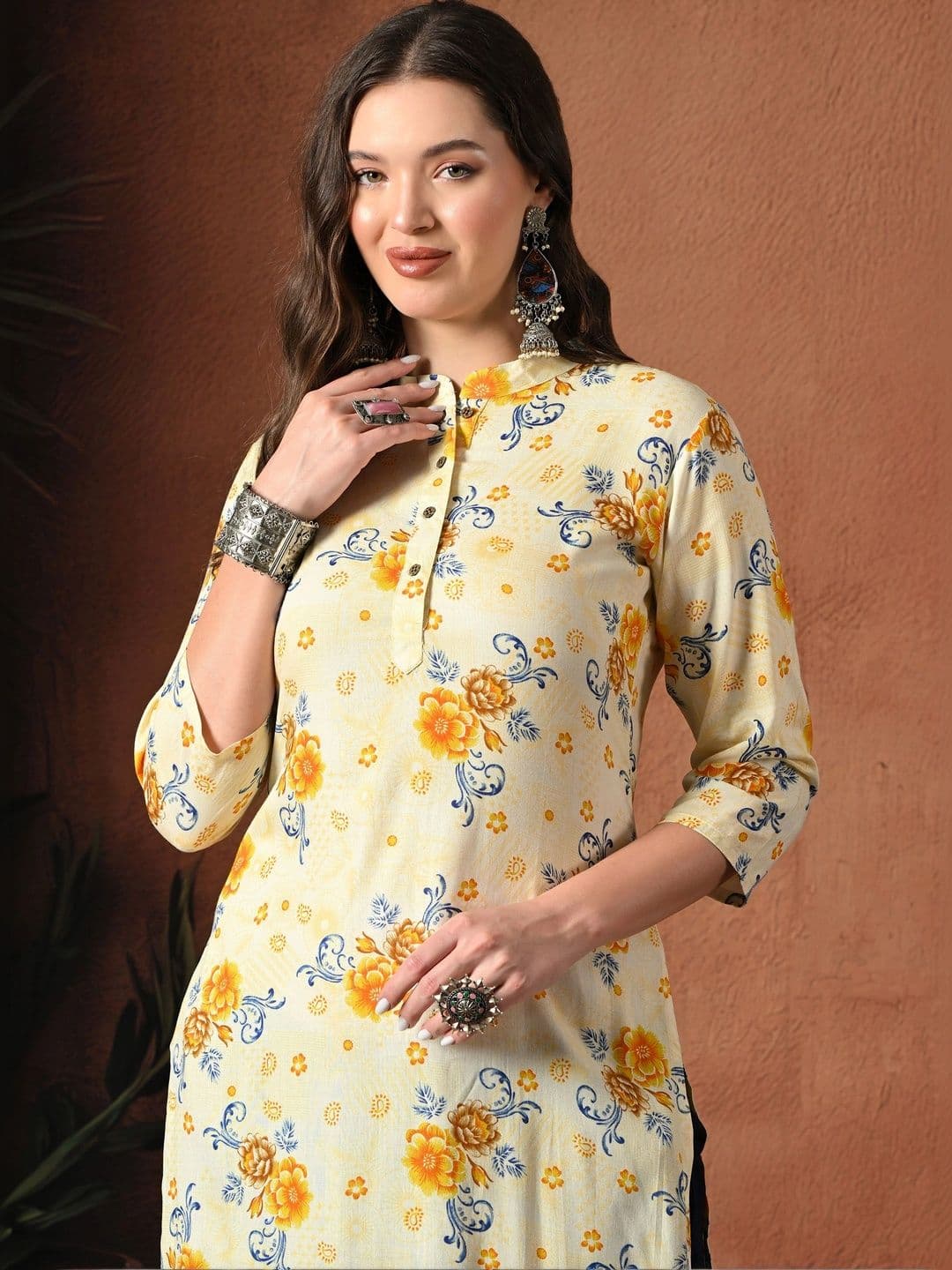 Sangria Women Floral Printed Floral Kurta thumbnail 6